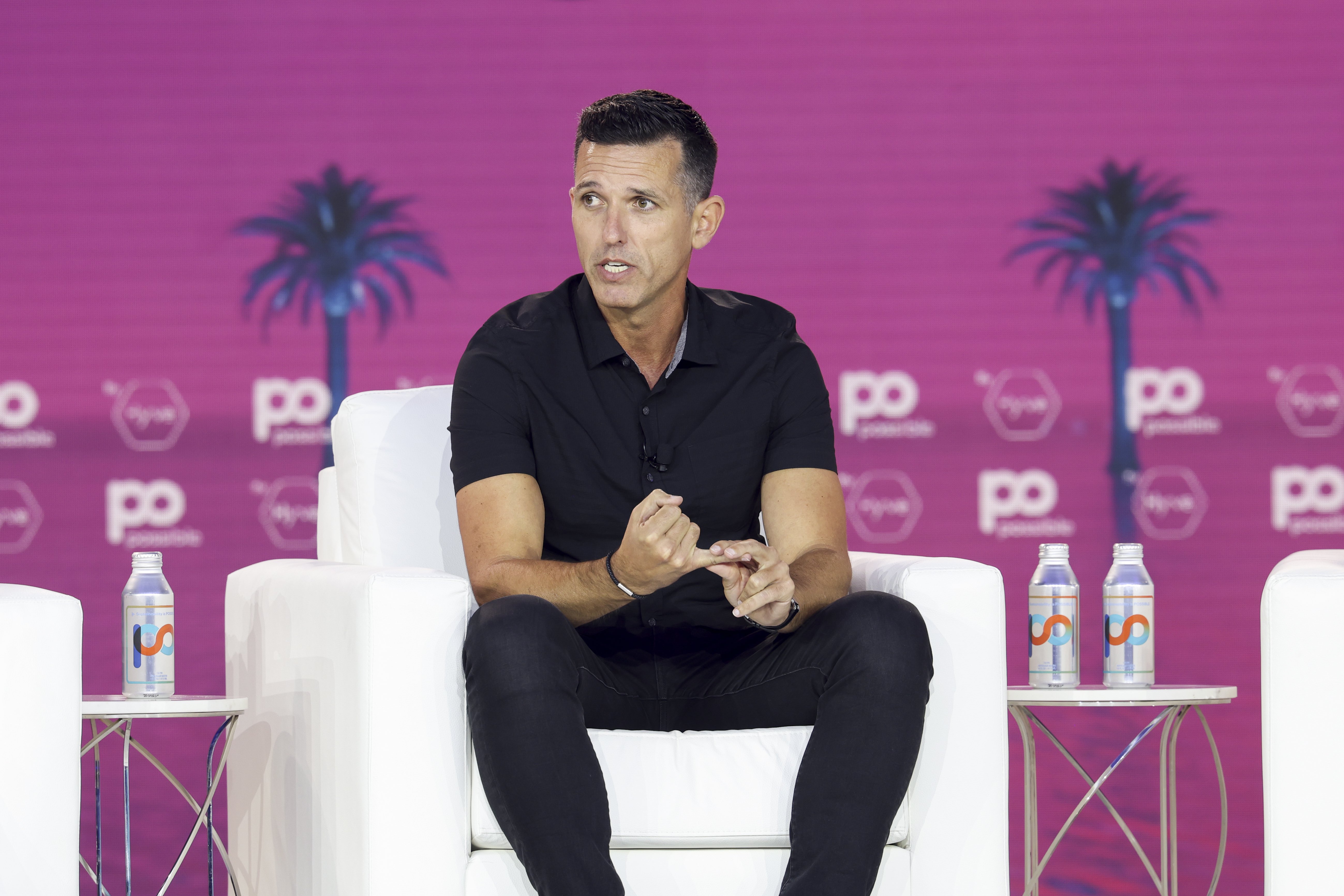 Main Stage Atmosphere